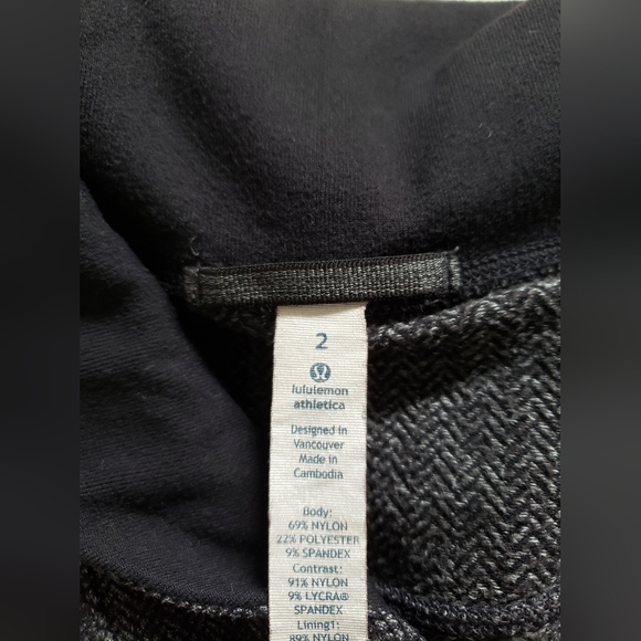 Lululemon 1/2 Zip Think Fast Pullover in Herringbone Black/Grey Size 2 - Picture 6 of 8